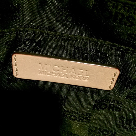 *Sold* Michael Kors | Jet Set Purse/Tote - Picture 5 of 8